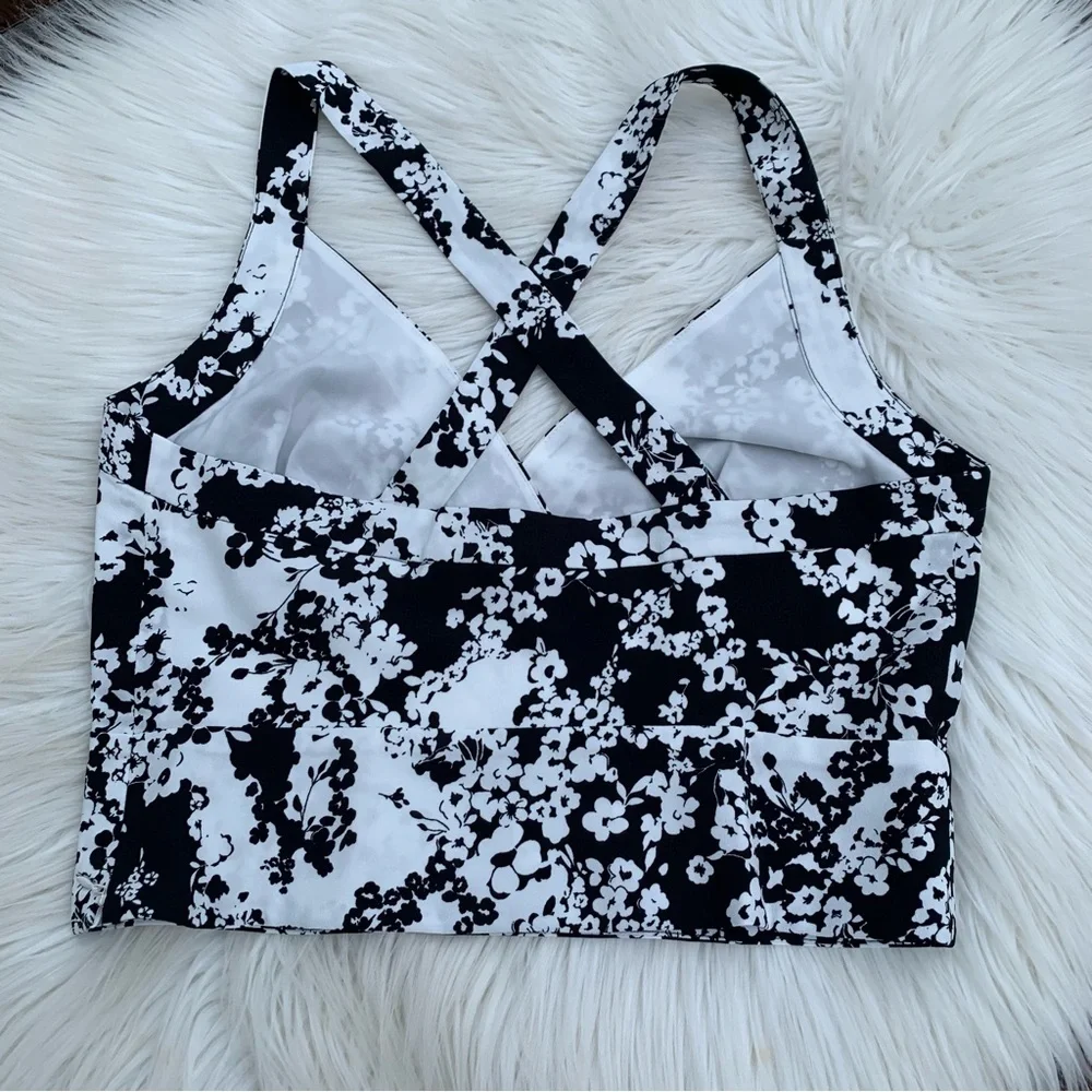 NWT Club Monaco Women’s Black and White Floral Crisscross Strap Top Size 6 - Picture 8 of 14